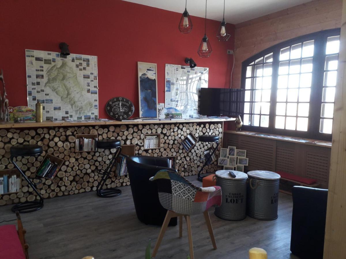 Hotel Restaurant Le Traineau Clelles Dış mekan fotoğraf