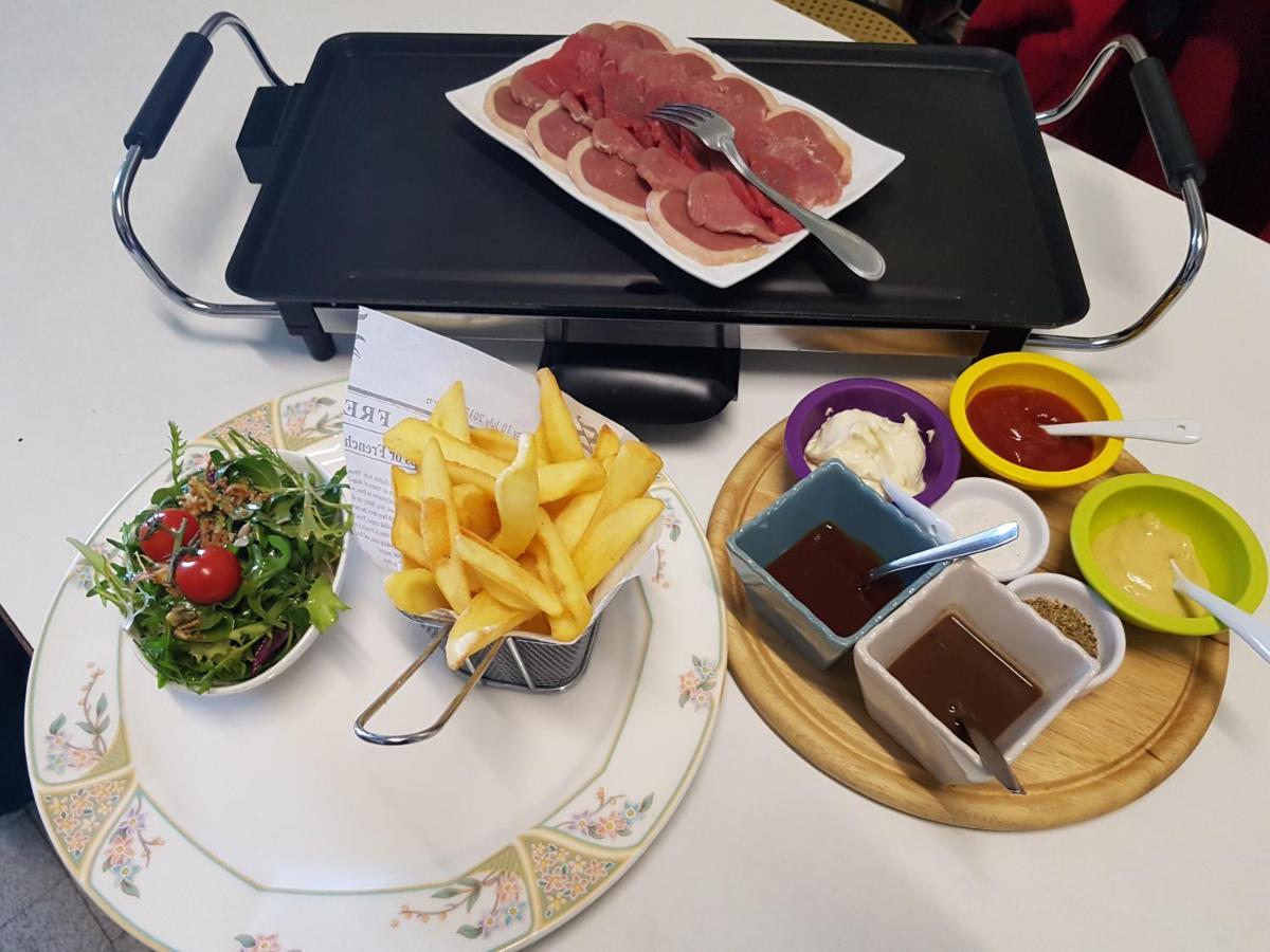 Hotel Restaurant Le Traineau Clelles Dış mekan fotoğraf