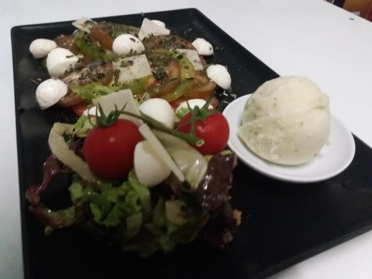 Hotel Restaurant Le Traineau Clelles Dış mekan fotoğraf